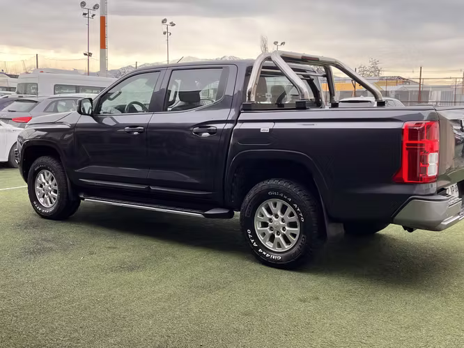 MITSUBISHI L200 2025