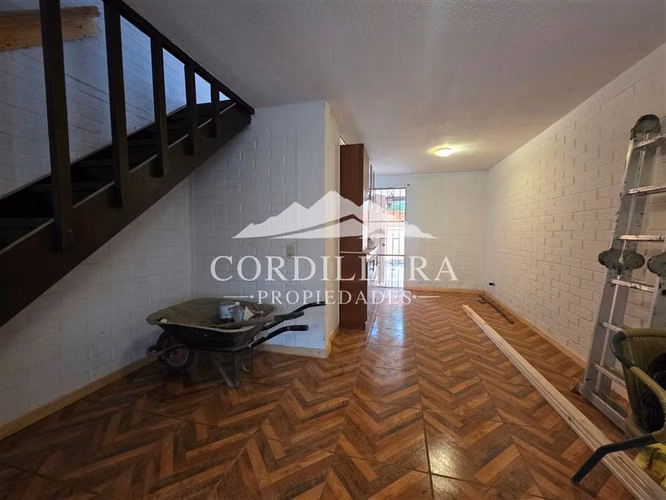 Casa en arriendo de 2 dorm. en Puente Alto