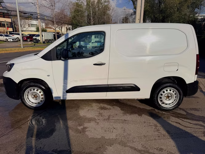 PEUGEOT PARTNER DIESEL 1.5 MEC SOLO 50.000 KM VER EN LAS CONDES 2024
