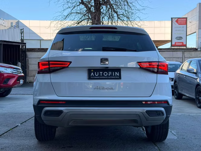 SEAT ATECA XPERIENCE TSI AUTOMATICO 23 MIL KM AÑO 2024 UNICO DUEÑO