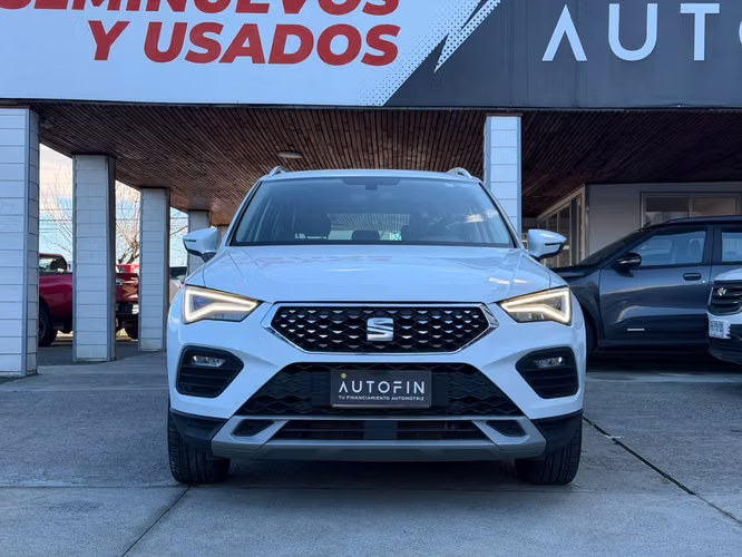 SEAT ATECA XPERIENCE TSI AUTOMATICO 23 MIL KM AÑO 2024 UNICO DUEÑO