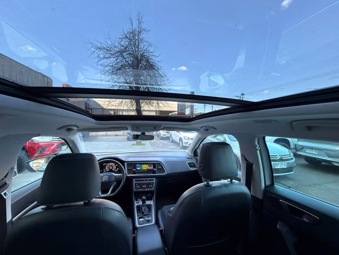 SEAT ATECA XPERIENCE TSI AUTOMATICO 23 MIL KM AÑO 2024 UNICO DUEÑO