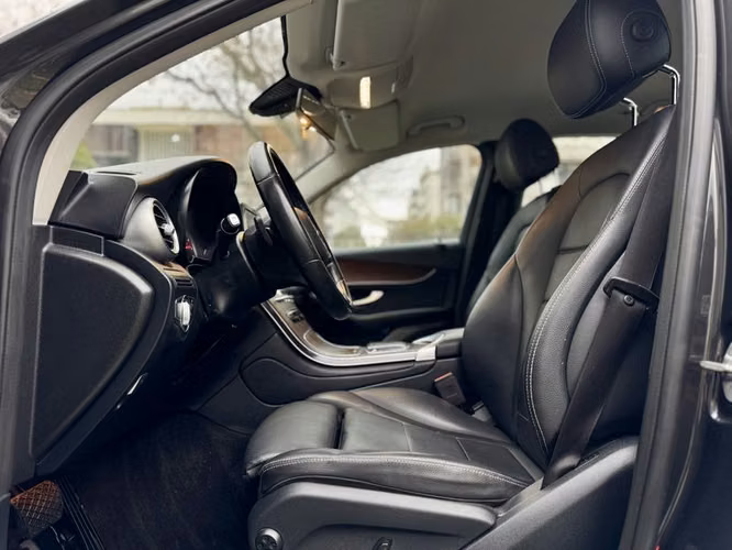 MERCEDES BENZ GLC 200 FL - 2022 | 2528