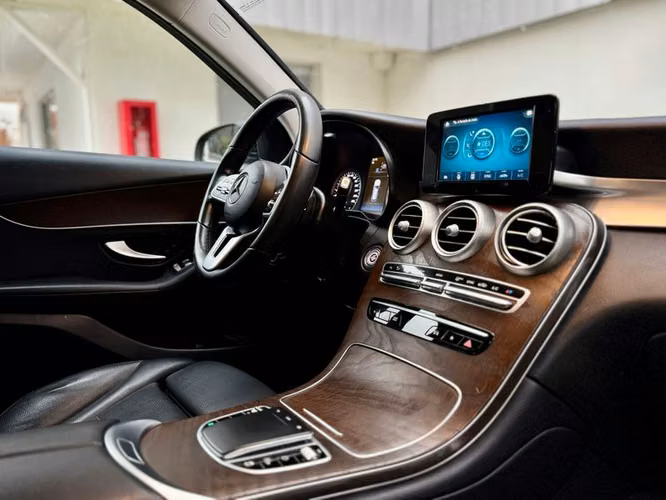 MERCEDES BENZ GLC 200 FL - 2022 | 2528