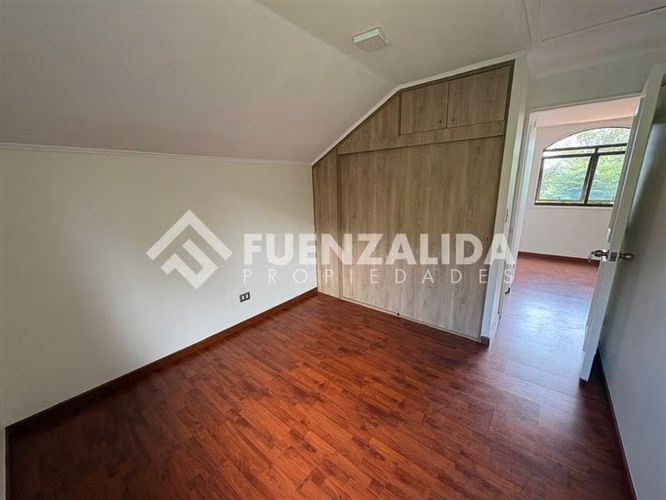 Casa en venta de 3 dorm. en La Reina Alta/Peñalolén