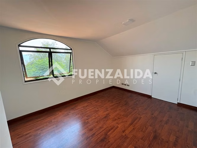 Casa en venta de 3 dorm. en La Reina Alta/Peñalolén