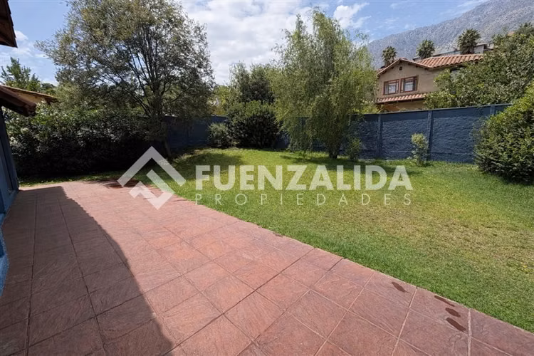 Casa en venta de 3 dorm. en La Reina Alta/Peñalolén