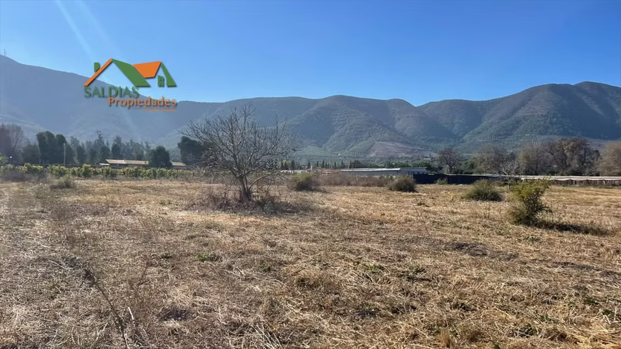 se vende en condominio de pocas personas La Cruz  lotes 5000 metros con agua