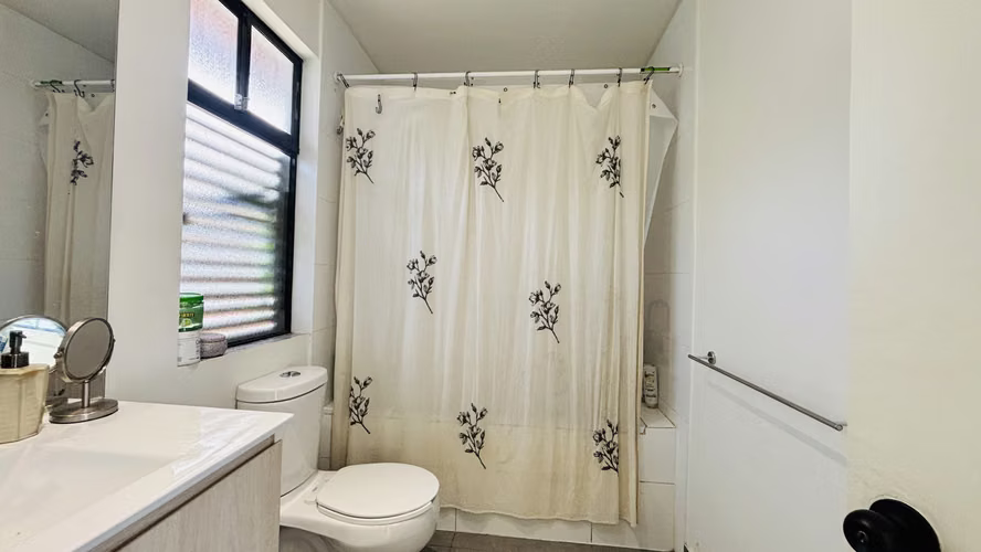 Venta Casa La Reina  Piscina , Remodelada 5 dormitorios + servicios. Helsby 8600 - Imagen 17
