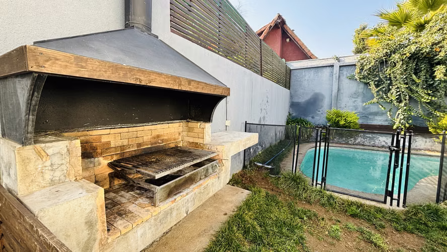 Venta Casa La Reina  Piscina , Remodelada 5 dormitorios + servicios. Helsby 8600 - Imagen 13