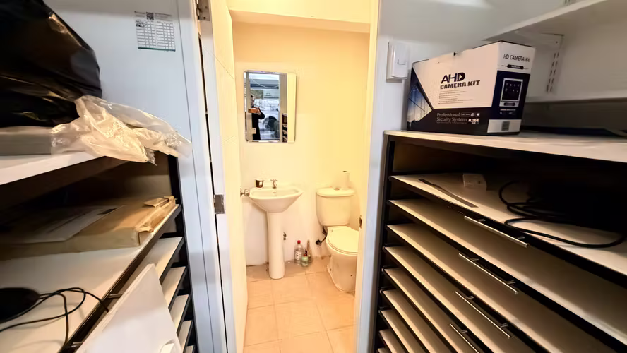 Local remodelado Av Universidad Curauma , llegar y ocupar cuanta con equipamiento y patende de Almacen