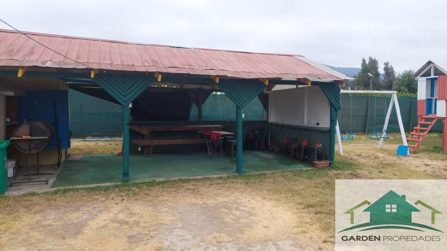 Parcela de 5.010 m² con 2 Casas, Piscina y Agua Potable – Condominio Santa Eliana, Melipilla