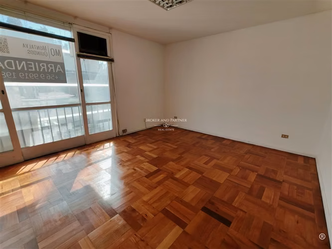 Oficina de 115m2 metro Santa Lucia