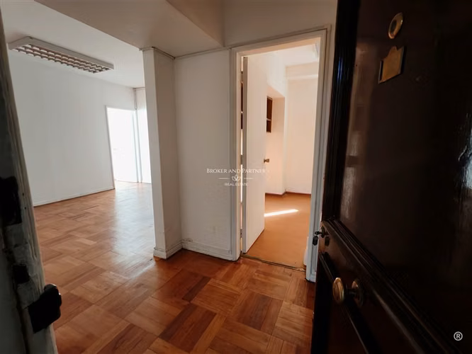 Oficina de 115m2 metro Santa Lucia