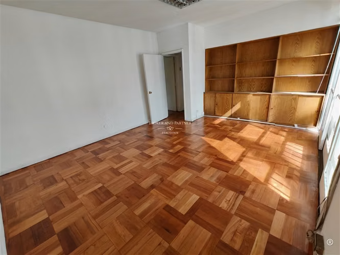 Oficina de 115m2 metro Santa Lucia