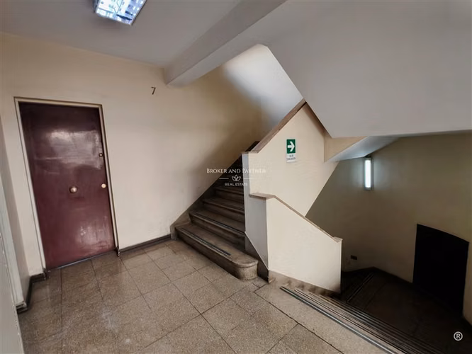 Oficina de 115m2 metro Santa Lucia