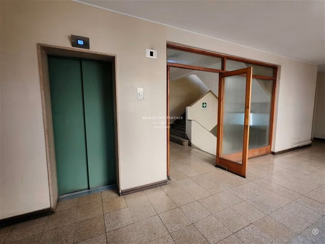 Oficina de 115m2 metro Santa Lucia