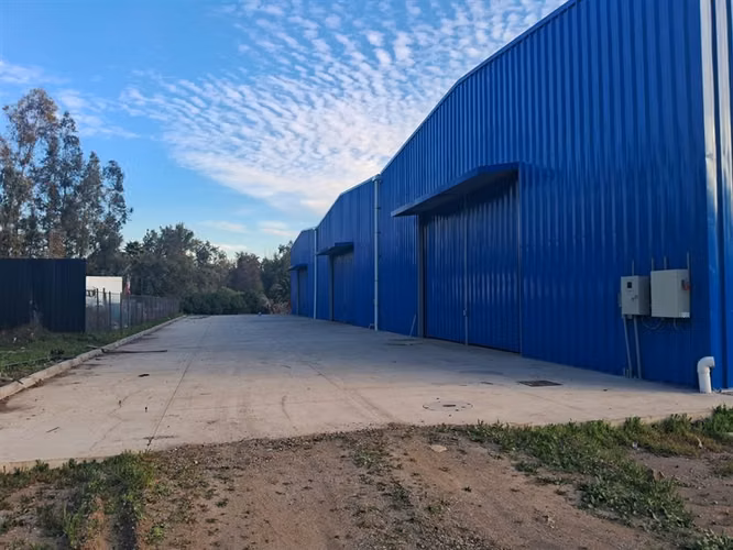 ARRIENDO BODEGA 1800M2 7000M2 TERRENO-BATUCO-LAMPA