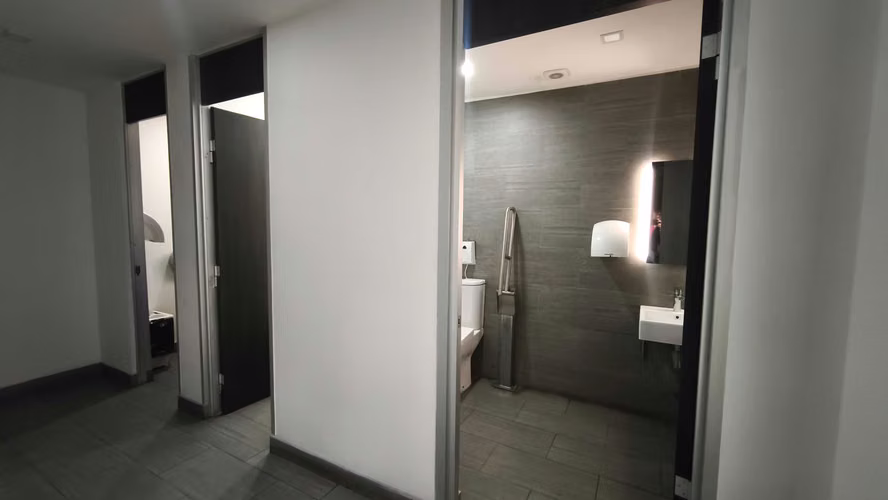 Oficina luminosa ideal para atención al publico (179537) - Imagen 12