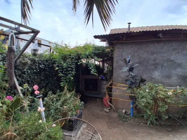 Propiedad para uso comercial o habitacional en Av.LonquénNor