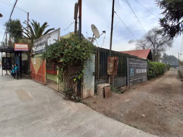 Propiedad para uso comercial o habitacional en Av.LonquénNor