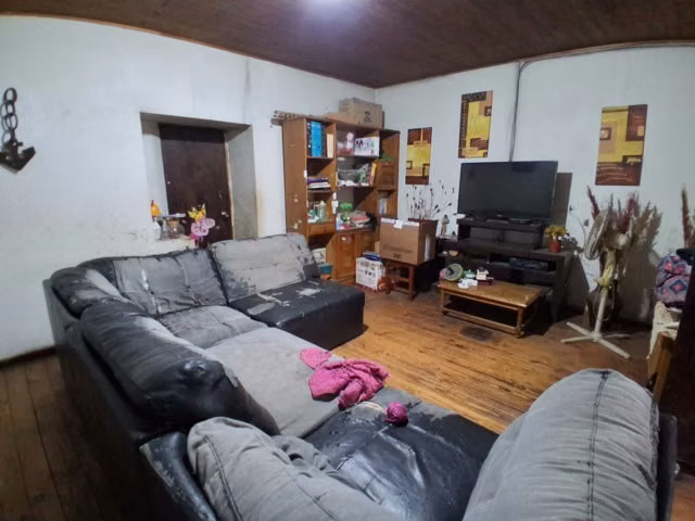 Propiedad para uso comercial o habitacional en Av.LonquénNor