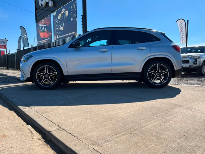 MERCEDES-BENZ GLA 200 AMG LINE 2024 - Imagen 13