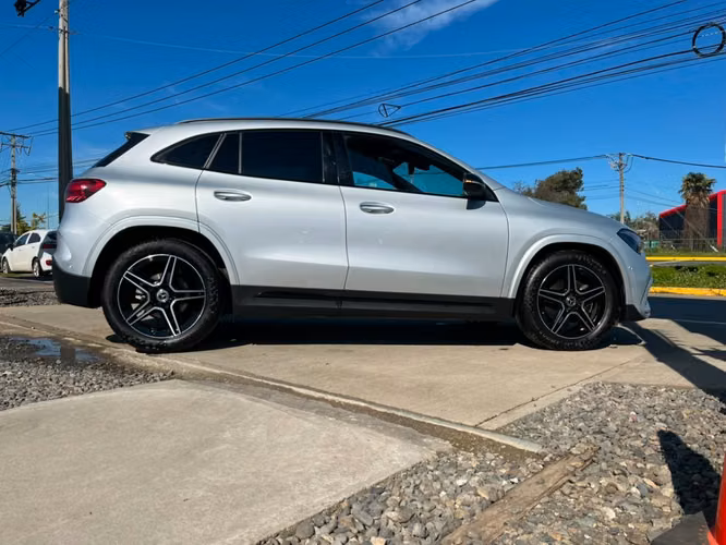 MERCEDES-BENZ GLA 200 AMG LINE 2024 - Imagen 15