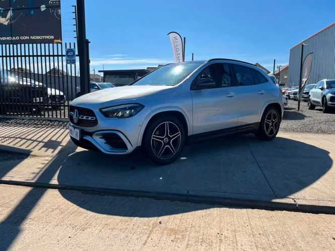 MERCEDES-BENZ GLA 200 AMG LINE 2024