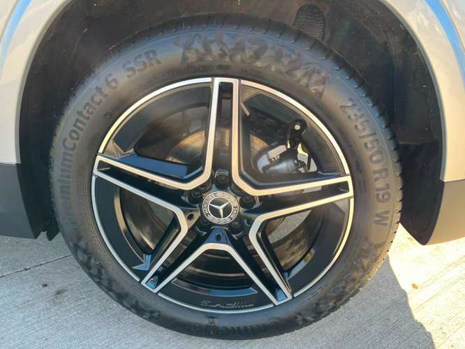 MERCEDES-BENZ GLA 200 AMG LINE 2024