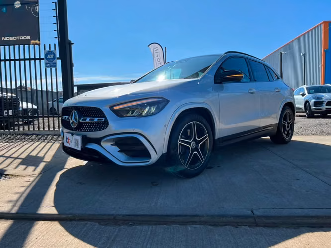 MERCEDES-BENZ GLA 200 AMG LINE 2024