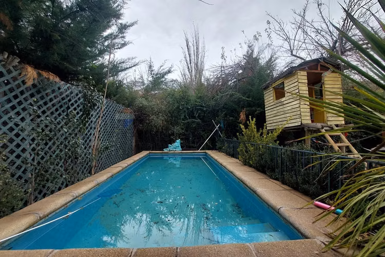 Casa con piscina en el ingenio