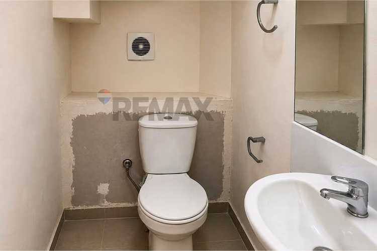 Acogedora casa con quincho y patio - Imagen 16