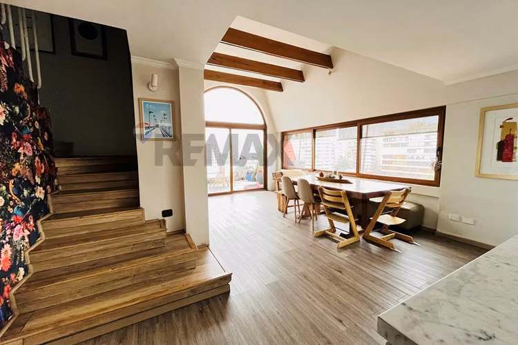 Duplex remodelado 250m2, 3d+4b+2e+1b. las condes. - Imagen 3