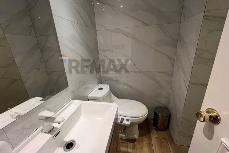 Duplex remodelado 250m2, 3d+4b+2e+1b. las condes. - Imagen 10