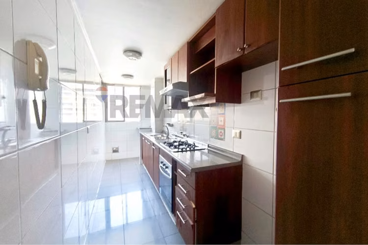 Arriendo depto 2d2b amplio con terraza y estac