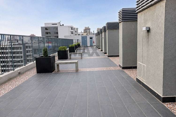 Depa 1d1b con estacionamiento en santiago centro - Imagen 18