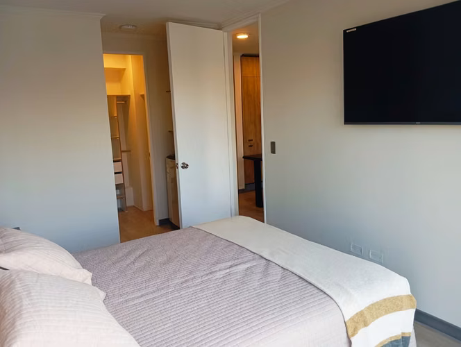 ARRIENDO 1 DORMITORIO EN LÍA AGUIRRE  INCLUYE REFRIGERADOR