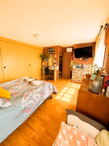 ILUMINADA CASA  DE 2 PISO 6D-2B-3E EN GOMEZ CARREÑO VIÑA