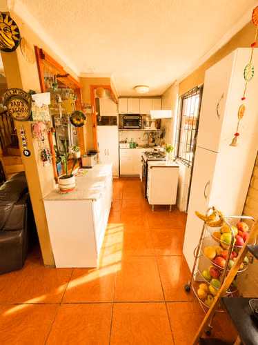 ILUMINADA CASA  DE 2 PISO 6D-2B-3E EN GOMEZ CARREÑO VIÑA