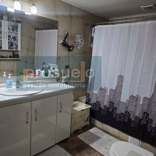 ACOGEDORA  CASA DE 1 PISO EN MIRAFLORES EXCELENTE UBICACIÓN - Imagen 2