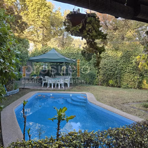 ACOGEDORA  CASA DE 1 PISO EN MIRAFLORES EXCELENTE UBICACIÓN