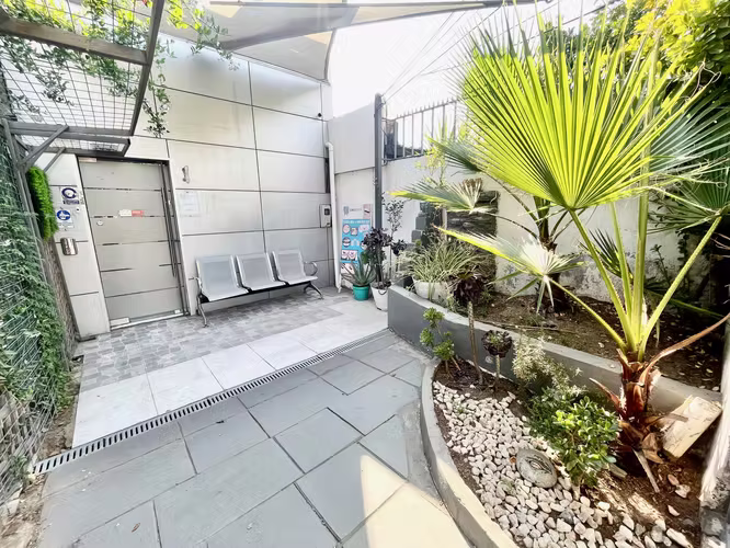 AMPLIA CASA 5D-5B / REMODELADA / VITAL APOQUINDO - BILBAO