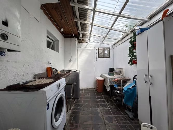 SOBERBIA CASA EN CALLE URUGUAY, AMPLIA Y CON POTENCIAL - Imagen 15