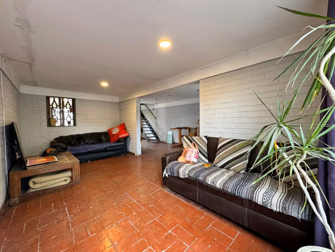 CASA FAMILIAR EN COLINA 3D2B  ESPACIOS AMPLIOS PATIO IDEAL - Imagen 10
