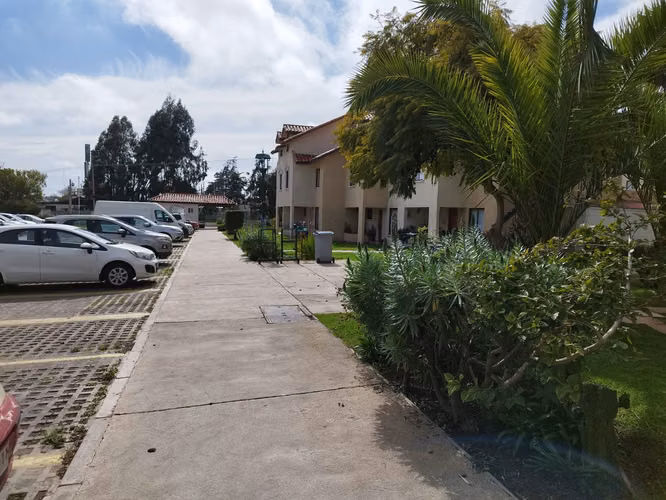 CASA  EN CONDOMINIO  SAN JOAQUÍN LA SERENA