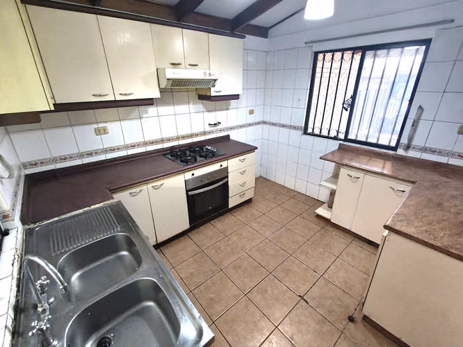 CASA 4D 3B MALL PLAZA OESTE - CONDOMINIO - OPORTUNIDAD