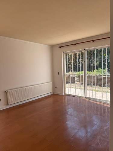 AMPLIA Y LUMINOSA CASA  CON GRAN PATIO - Imagen 2