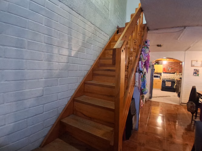 EXCELENTE CASA EN PASAJE CERRADO SAN BERNARDO