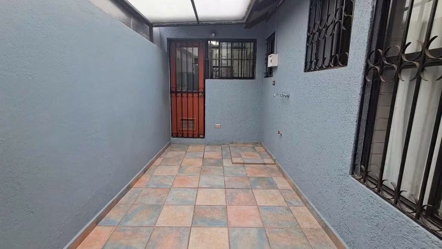 Moderna Casa Familiar con Excelente Conectivi (179545) - Imagen 14